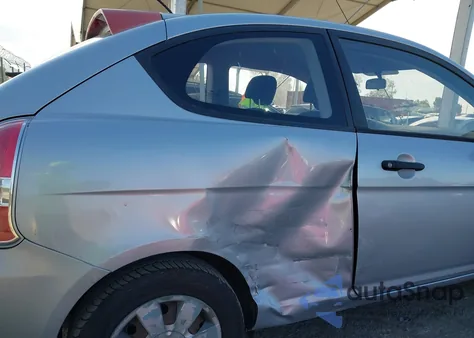 2007 Hyundai Accent Gs z USA, uszkodzony, nr VIN KMHCM36C27U006305